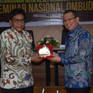 Anggota Ombudsman RI Johanes Widijantoro Jelaskan Pentingnya Pelayanan Publik kepada Mahasiswa UNTAN