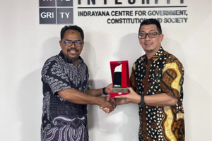 Fakultas Hukum Universitas Tanjungpura dan Indrayana Centre For Government, Constitution And Society (INTEGRITY) Law Firm2
