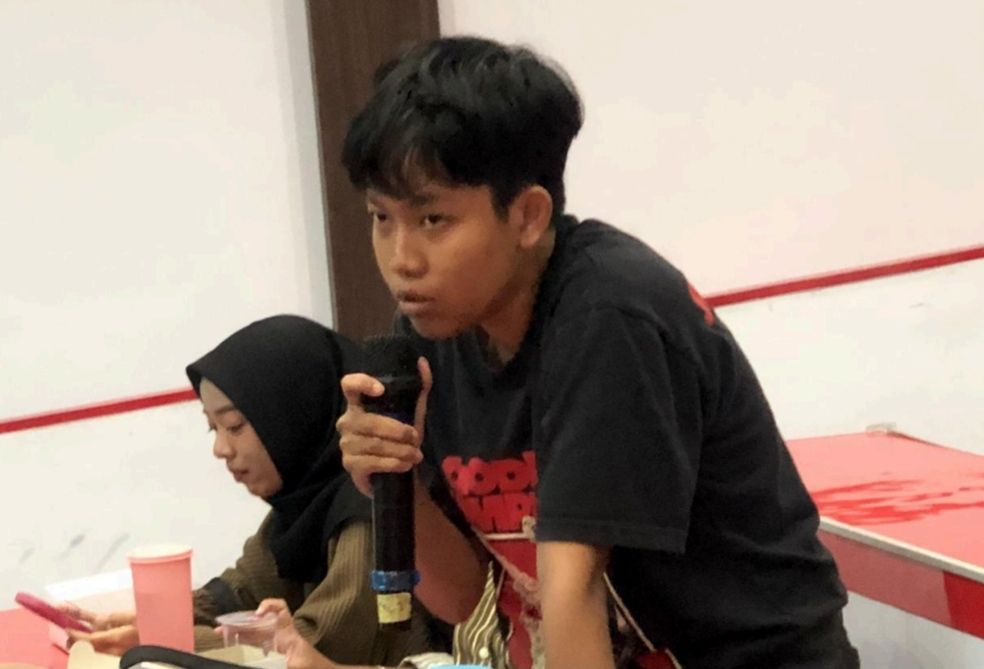 Ragil Awalia Alpendri dalam Forum Ruang Terbuka FH Untan