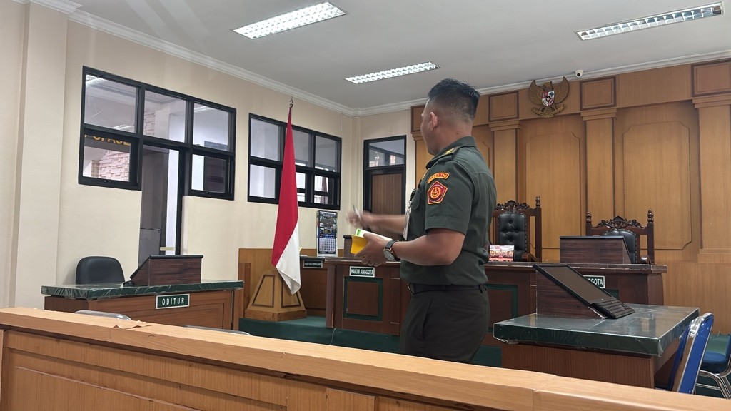 Mayor Chk Reza Faisal memberikan materi mengenai tata cara bersidang