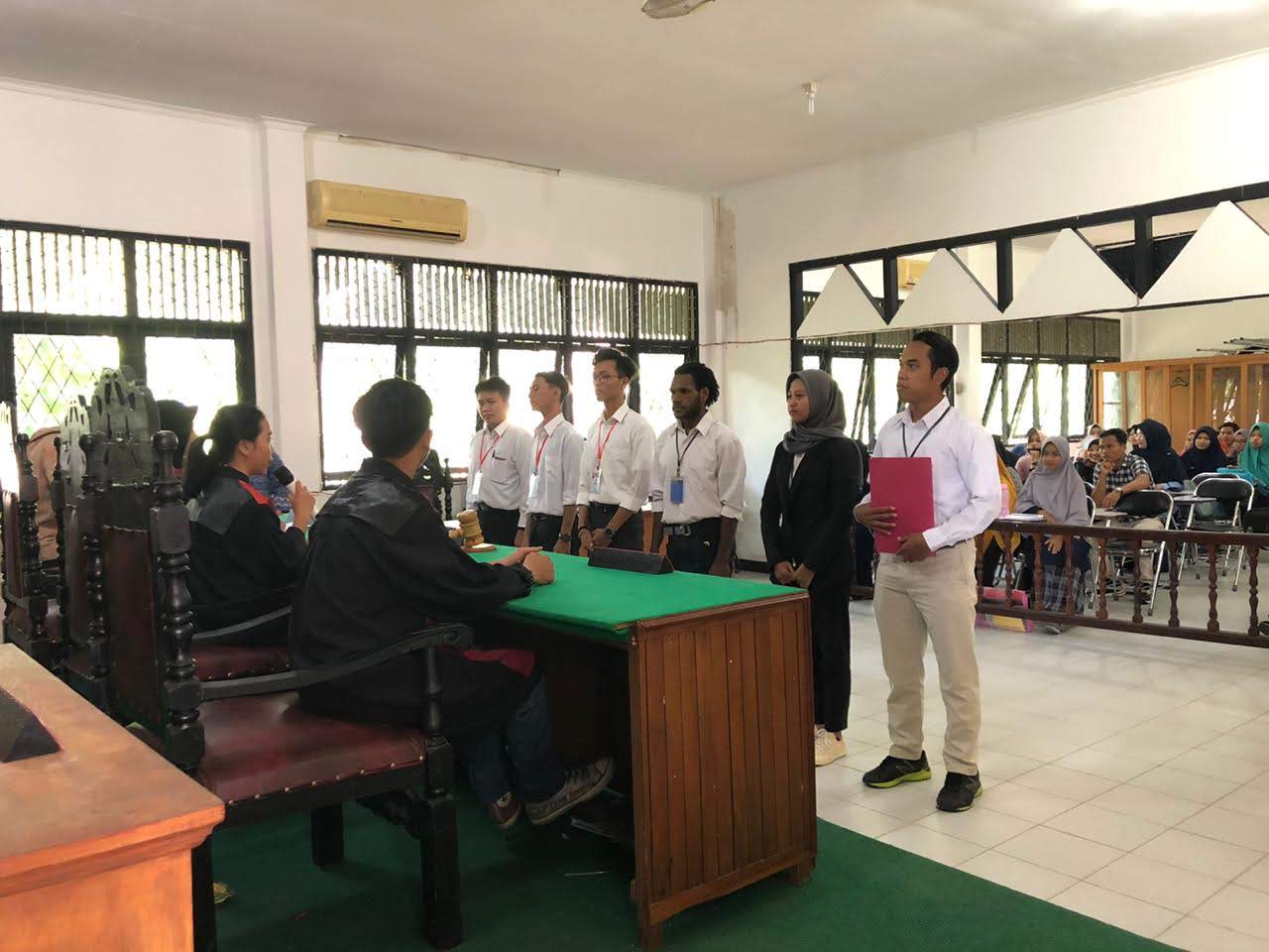 Suasana sidang PLKH FH UNTAN