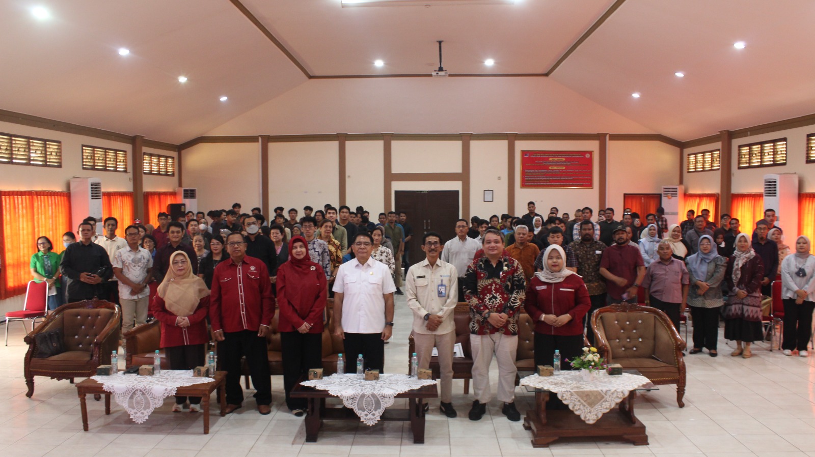 Keterangan singkat foto