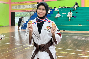 DOUBLE GOLD! Mahasiswi Fakultas Hukum Untan Harumkan Pontianak dengan Dua Emas di Kejurda Kempo se-Kalbar